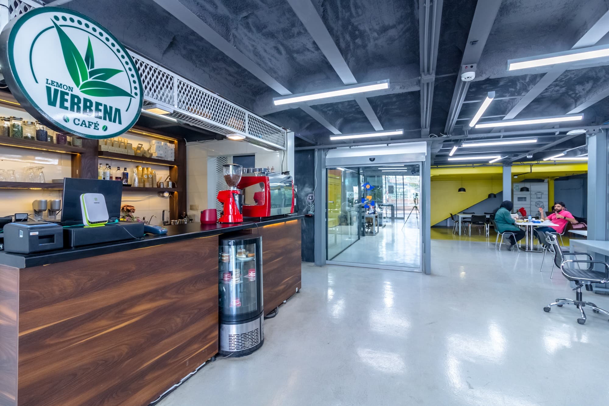 کافه کارخانه نوآوری های‌وی